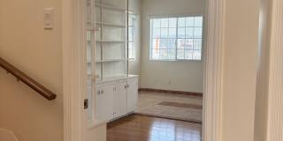 221 North Commonwealth Avenue Gallery 22