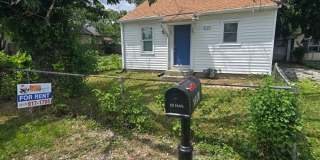 Nice Two Bedroom Home Located Near Lynhurst Dr and West Washington St Gallery 1