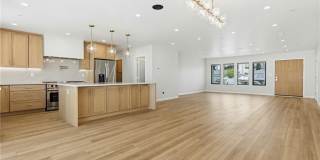 12509 Emelita Gallery 16