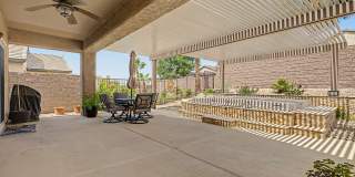 Stunning upgraded Solera At Anthem Home with Spa in back yard! Gallery 30
