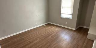 3 bedroom 1.5 bathroom Gallery 9