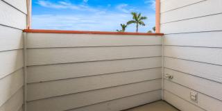 Spacious 3 Bed / 3 Bath Ocean Beach Townhome with Private Patio & Garage - Available NOW Gallery 22