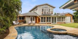 4bd / 3.5ba Charming Nautical Kahala Home with a Pool and A/C. - Kahala Seaside Gallery 1