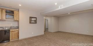 2221 Frontier Drive Gallery 23