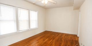 3521-29 1/2 N Broadway Gallery 33
