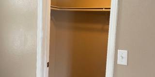 SPACIOUS 3BR/2.5BA EASTSIDE TOWNHOME FOR LEASE Gallery 12