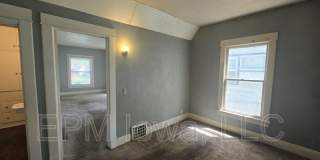 408 Locust St Gallery 10