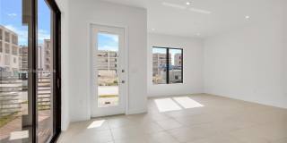 8037 NW 42nd St Gallery 4