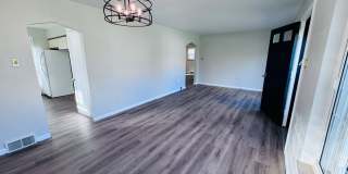 Beautiful Three Bedroom with Basement and Garage Gallery 3