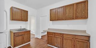 Spacious Toledo Home with Large Yard Gallery 7
