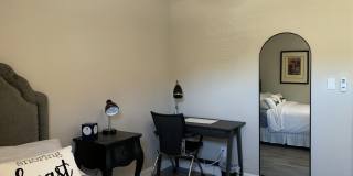 1402 S JENTILLY Lane Gallery 18