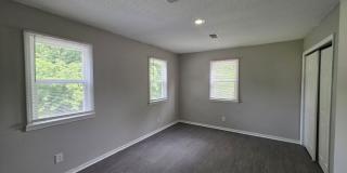 Spacious 4 Bed / 2.5 Bath Home with 2 Living Areas Gallery 12