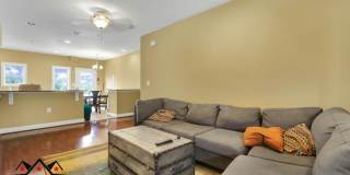 Townhome Style Condo with Parking Gallery 5