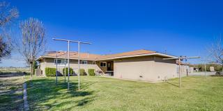 Charming Farmhouse Retreat in Northwest Bakersfield! Gallery 5