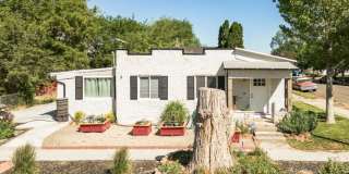 Adorable Three-bedroom home! Centrally Located Gallery 1