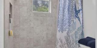 160 Bandol Street Gallery 34