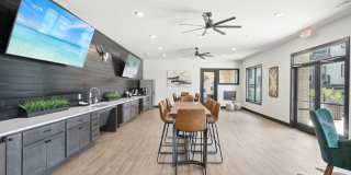 The Laredo Gallery 9