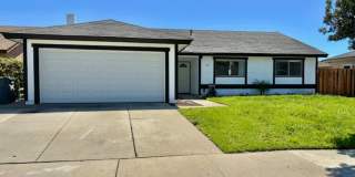 3 Bedroom + 2 Bathroom Home with Family Room | Oxnard | Sea View Estates | Unfurnished 3 Bedroom + 2 Bathroom Home with Family Room | Oxnard | Sea View Estates | Unfurnished Gallery 1