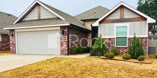 Beautiful 3 Bedroom Home in Azalea Farms in Noble Gallery 1