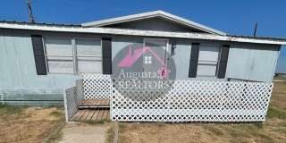 Spacious 3 bedroom home in Merkel! Gallery 1