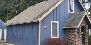 Charming Puyallup Home with Spacious Backyard & Entertainer’s Deck Gallery 1
