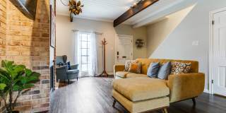 TERRELL HILLS TOWNHOUSE Gallery 7