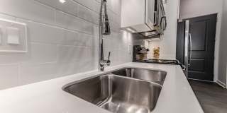 The Pointe North Hills Gallery 11