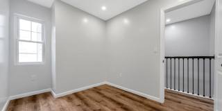 1119 THOMAS Street Gallery 10