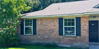 2/2 with small yard! Gallery 1