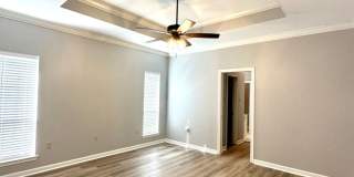 3BD/2BA House Off Perkins between Bluebonnet and Siegen. Gallery 29