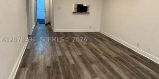 5201 Geneva Way 305 Gallery 1