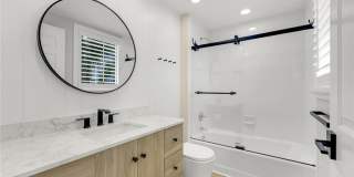 8720 Bay Colony Dr Gallery 18