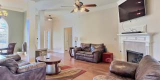 4 Bed, 2 Full Bath Home w/ In-Ground Pool in Desirable Lake Forest! Gallery 15