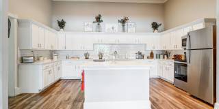 Senior Housing - The Oaks at Hampton Gallery 11