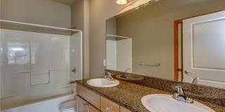 Park-Like Setting, 3+ Bedrooms, Great location - Kona Ct Gallery 23