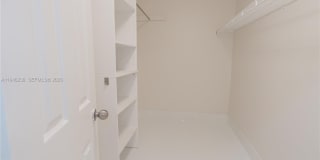 518 NE 48th St Gallery 10