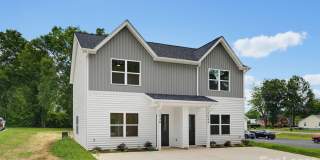 104 Maple Avenue NW Gallery 1