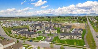 Crown Pointe Apartments Gallery 1