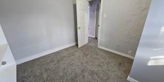 Charming 3-bedroom, 1-bath bungalow in Warren Gallery 8