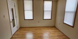 MOTIVATED OWNER JUST LOWERED RENT!  1 Bedroom Apartment on First Floor! Gallery 3
