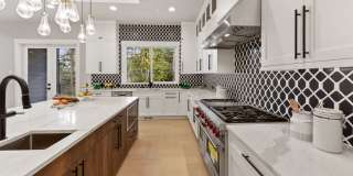 Luxury Bellevue Estate in Prestigious Bridle Trails For Rent Gallery 10