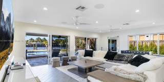 517 S Riverside Dr Gallery 12