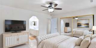 7076 N Sunrise Gallery 17