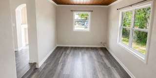 Tons of Living Space in this 3BR/1BA Zephyrhills Block Home with Large Fenced Yard! Tons of Living Space in this 3BR/1BA Zephyrhills Block Home with Large Fenced Yard! Gallery 8