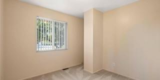 Spacious House for rent in Denver Gallery 7