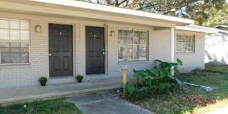 2 bedroom 1 bath duplex available for rent! Gallery 1