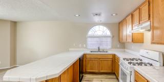 4 Bedroom Home in Henderson! Close to Shopping & Restaurants! Gallery 17