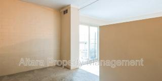 2880 S Locust St Gallery 7