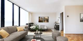 Columbia Plaza Gallery 2