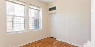 2452 N Southport Ave Gallery 7